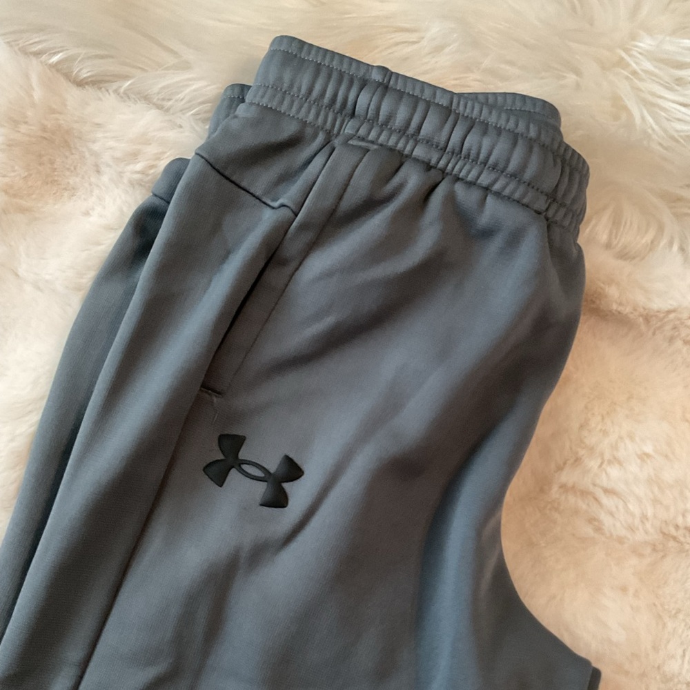 UNDER ARMOUR•Iconic Charcoal DriFit Joggers•L - Picture 6 of 12